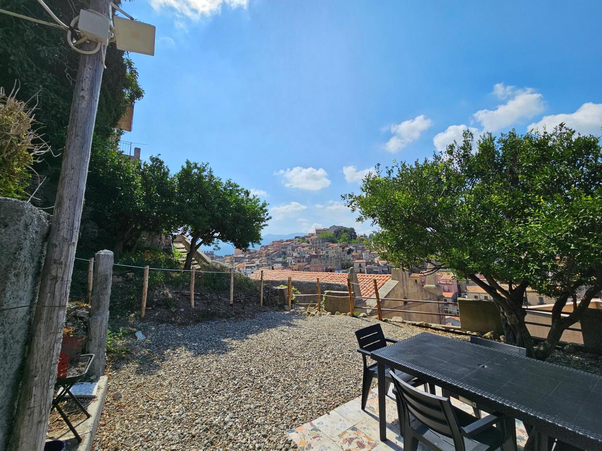 Portaterra - Spaziosa Casa Con Bella Vista E Giardino Monforte San Giorgio Exterior photo
